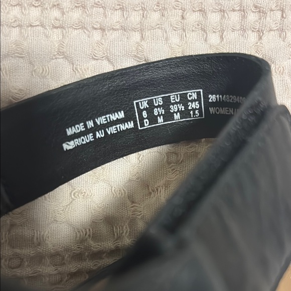 Clarks black and white heels - Picture 5 of 5